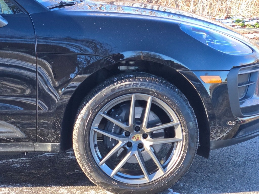 2025 Porsche Macan T