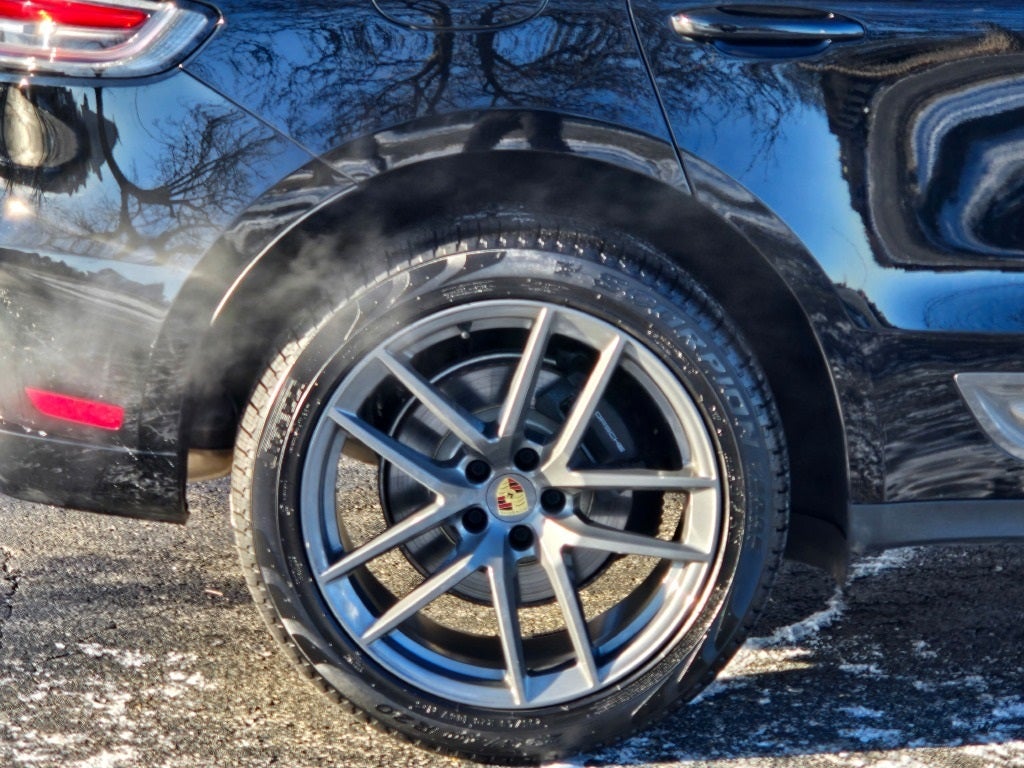 2025 Porsche Macan T