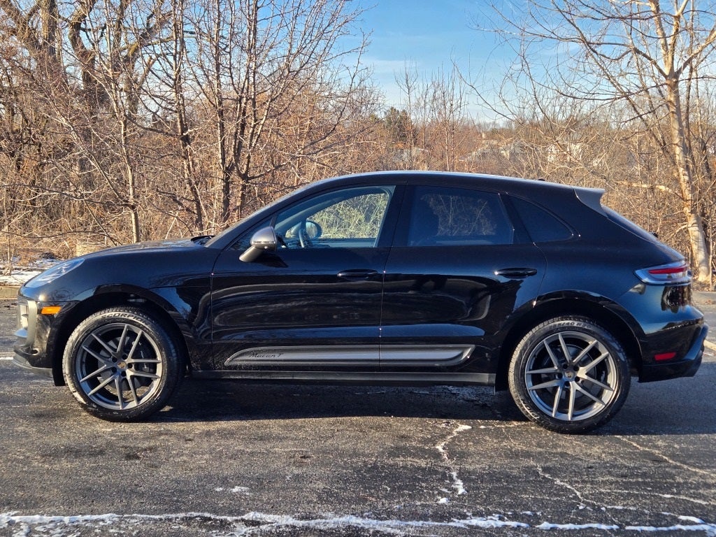2025 Porsche Macan T