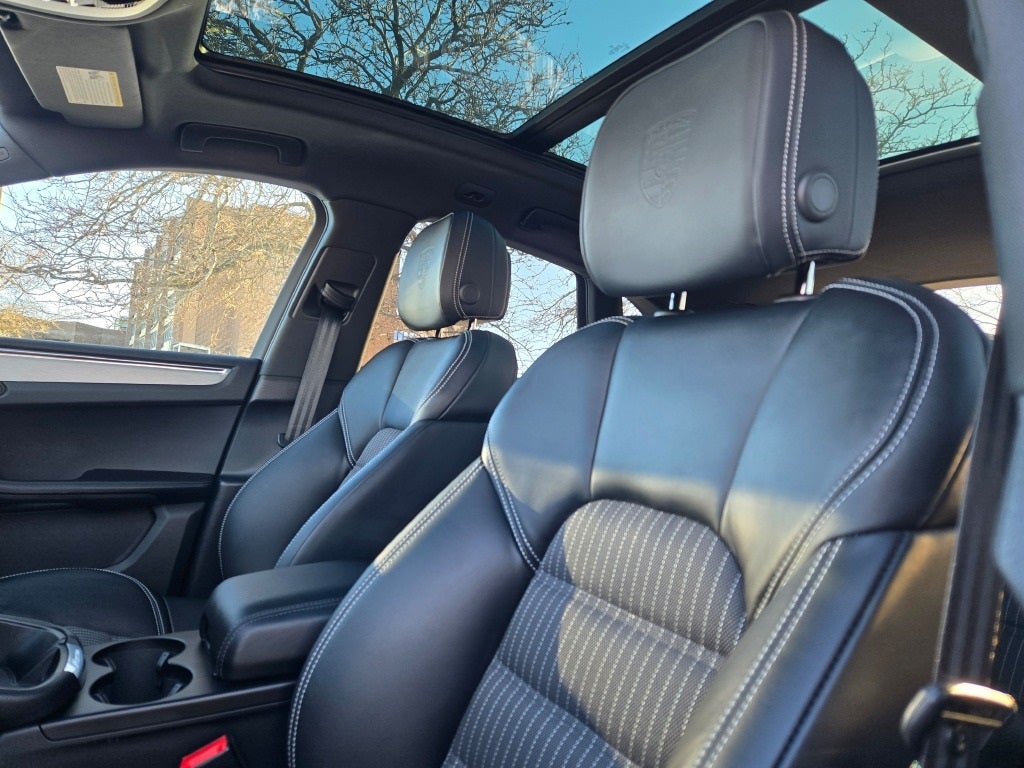 2025 Porsche Macan T