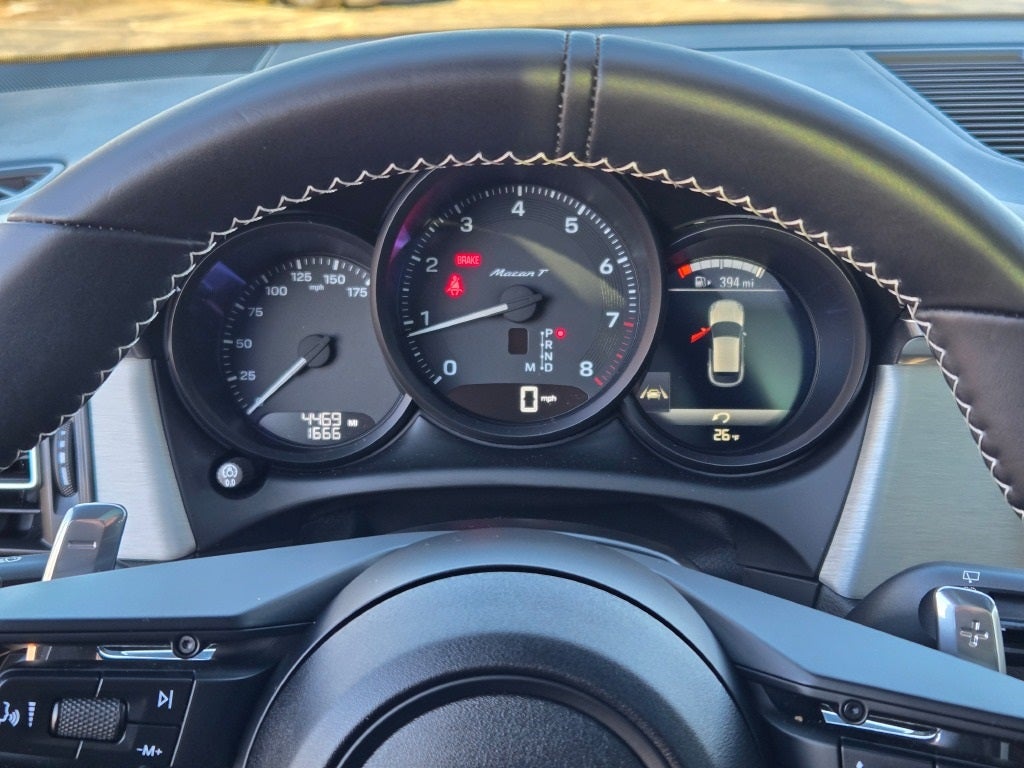 2025 Porsche Macan T