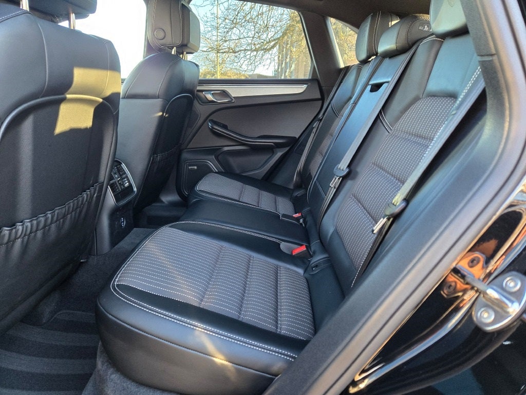 2025 Porsche Macan T