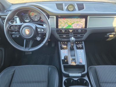 2025 Porsche Macan T