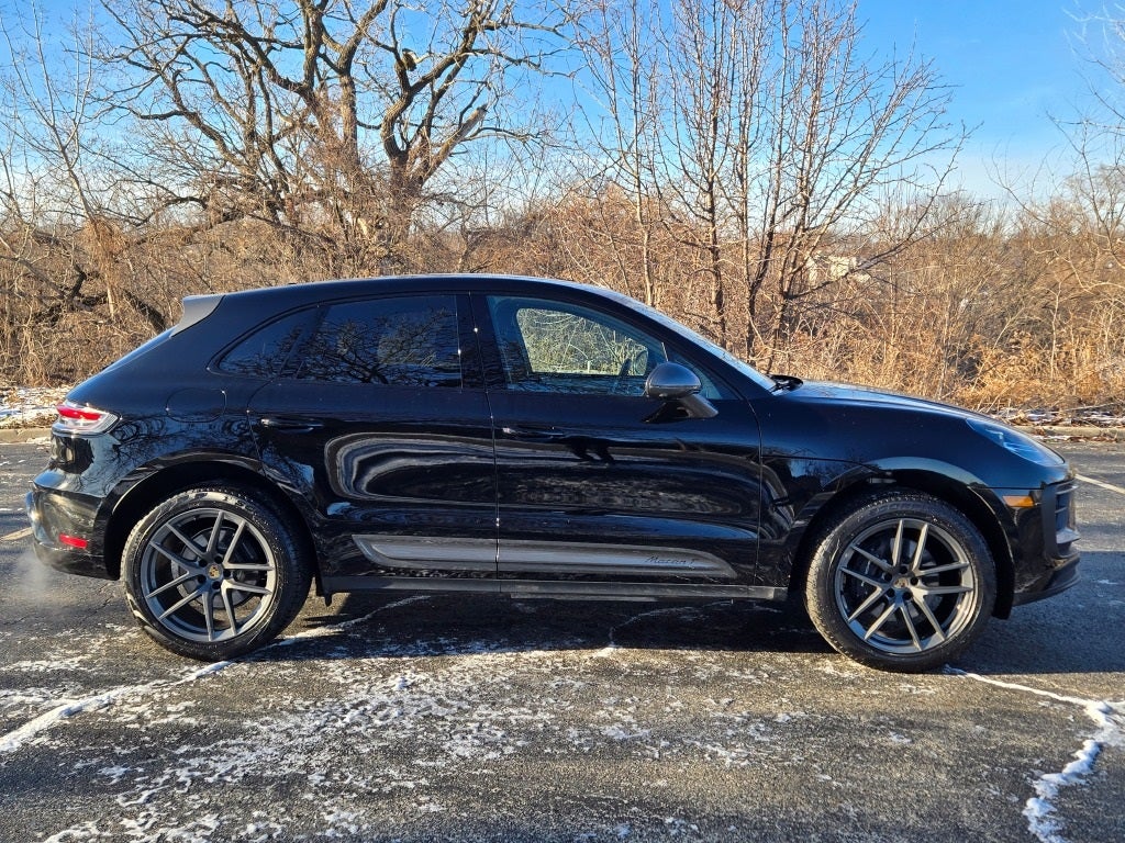 2025 Porsche Macan T