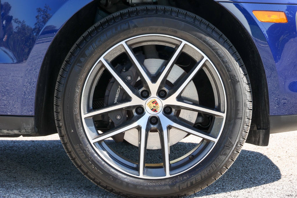 2026 Porsche Macan Base