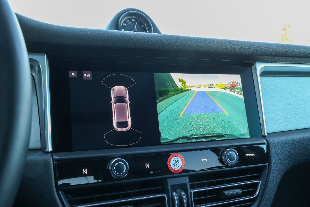 2026 Porsche Macan Base