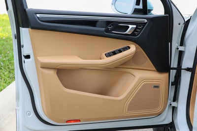 2017 Porsche Macan Base