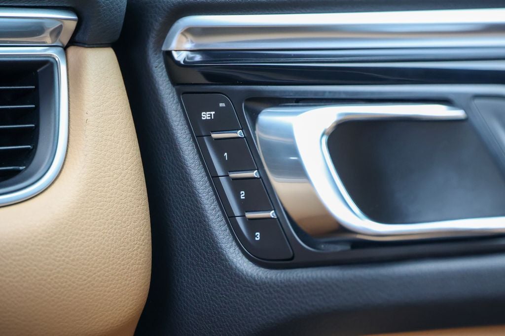 2017 Porsche Macan Base