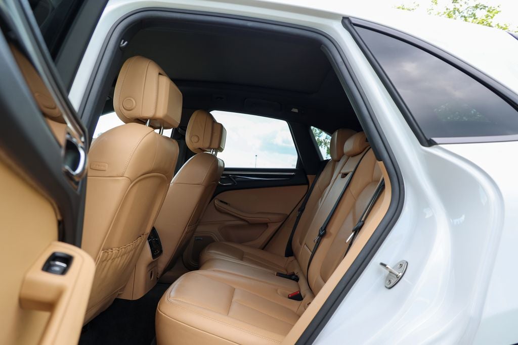 2017 Porsche Macan Base
