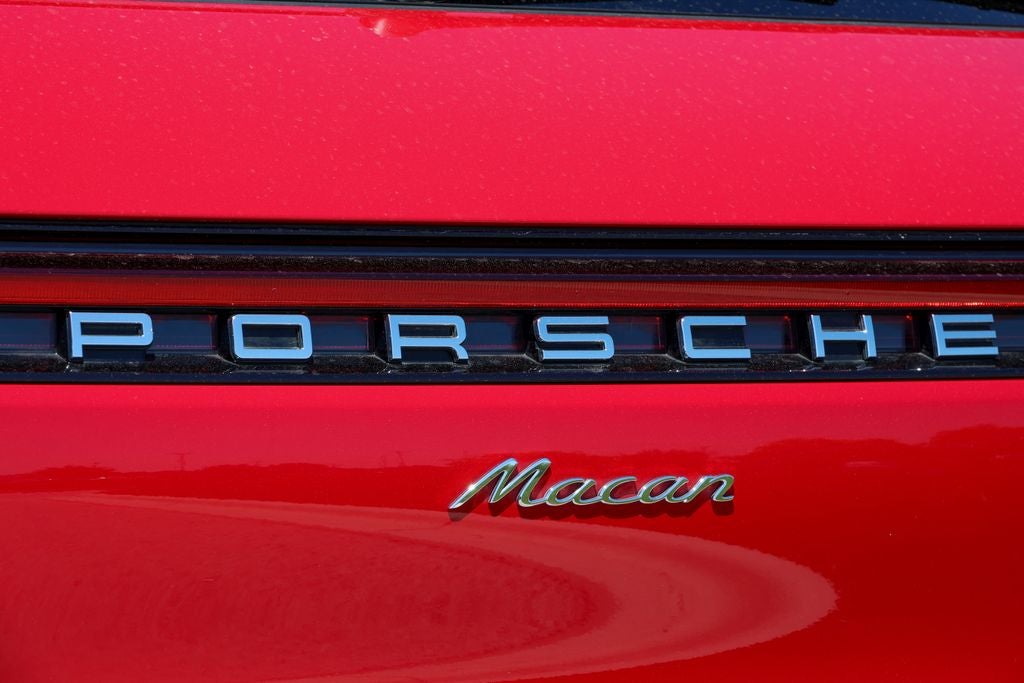 2026 Porsche Macan Base