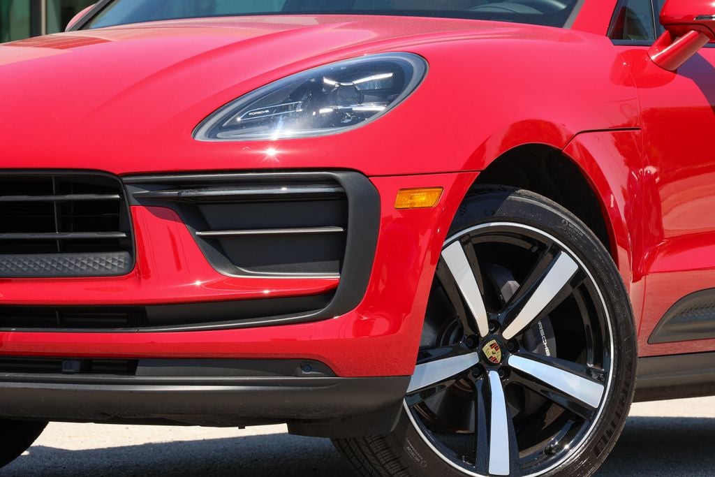 2026 Porsche Macan Base