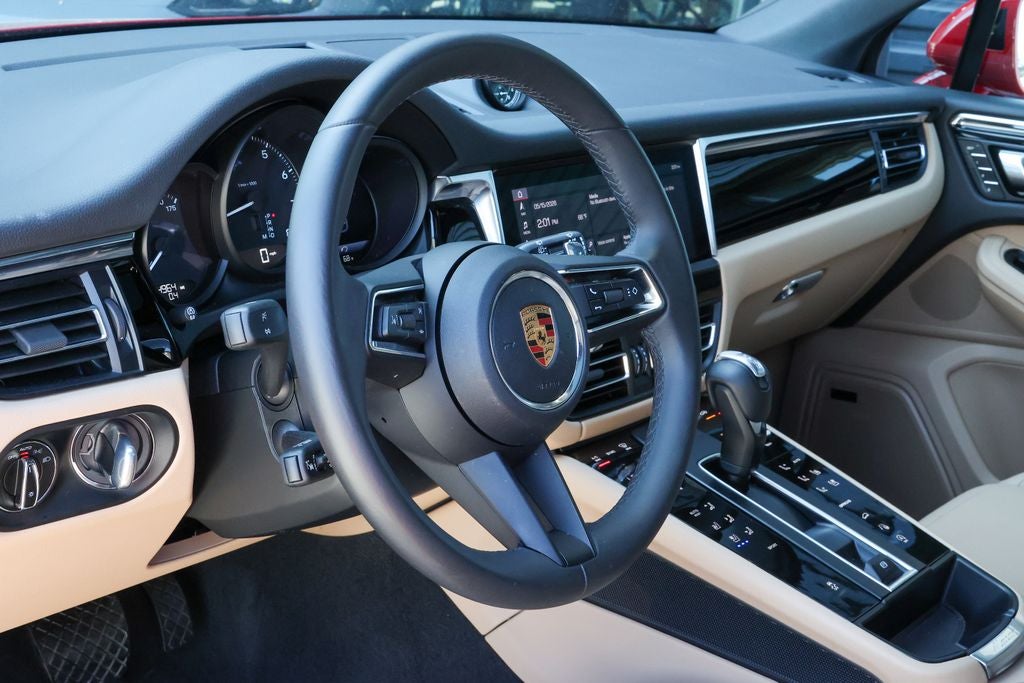 2026 Porsche Macan Base