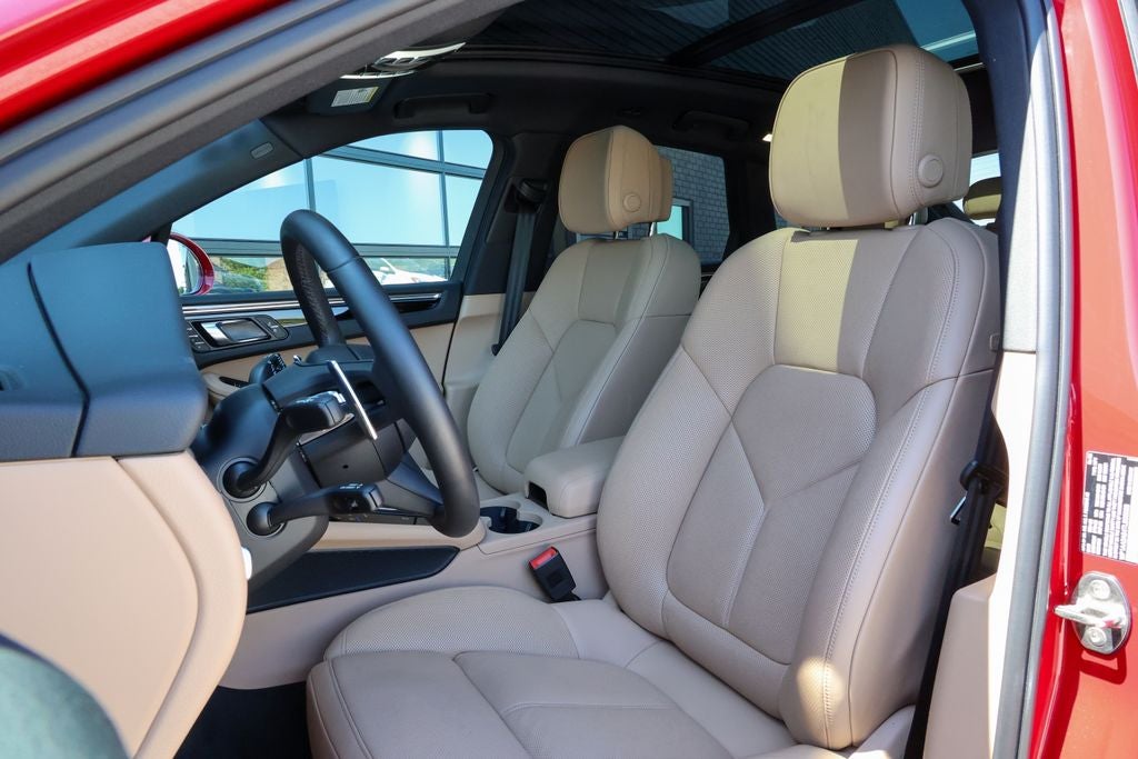 2026 Porsche Macan Base