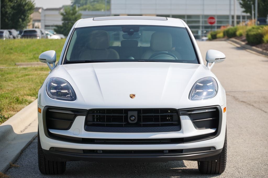 2026 Porsche Macan Base