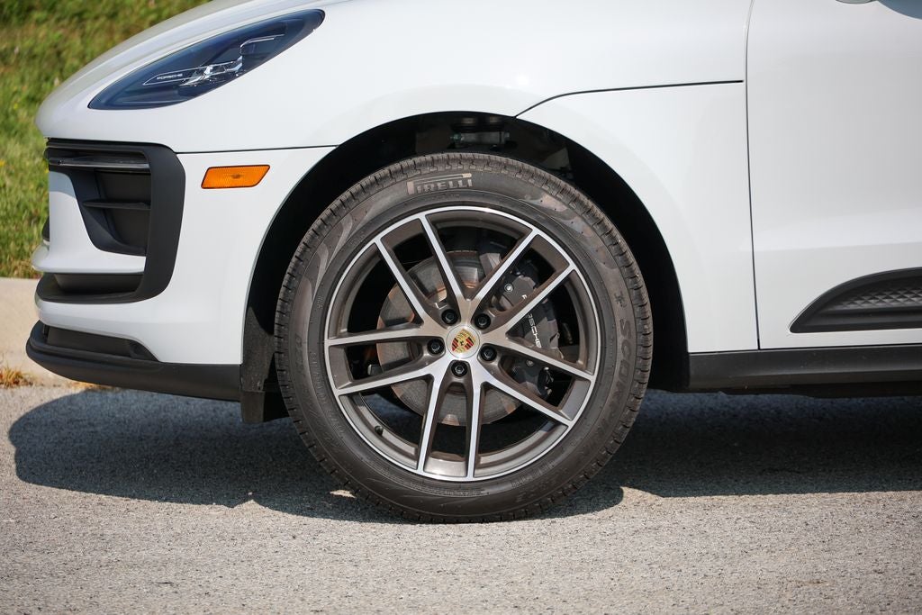 2026 Porsche Macan Base