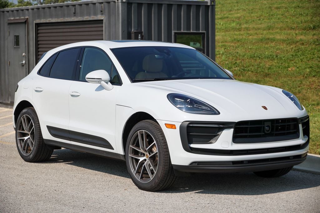 2026 Porsche Macan Base