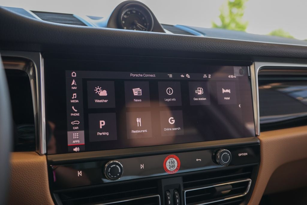 2026 Porsche Macan Base