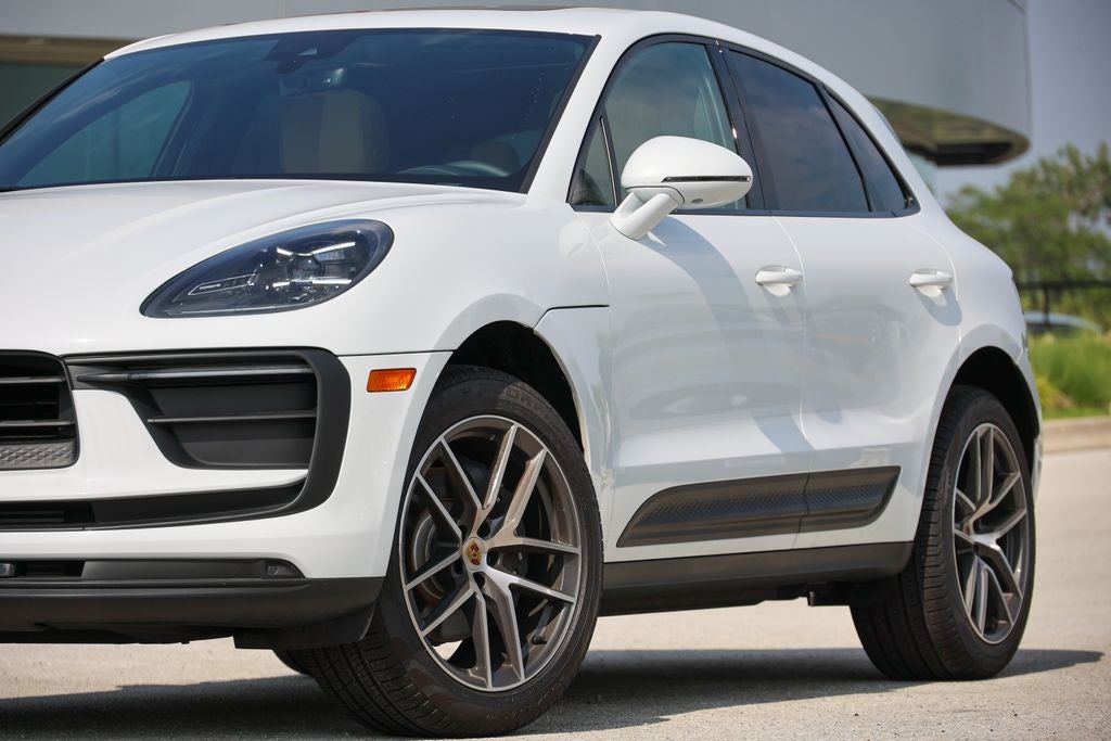2026 Porsche Macan Base