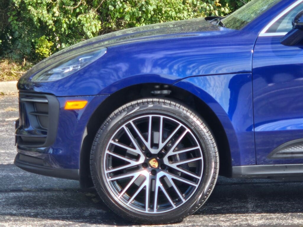 2025 Porsche Macan Base