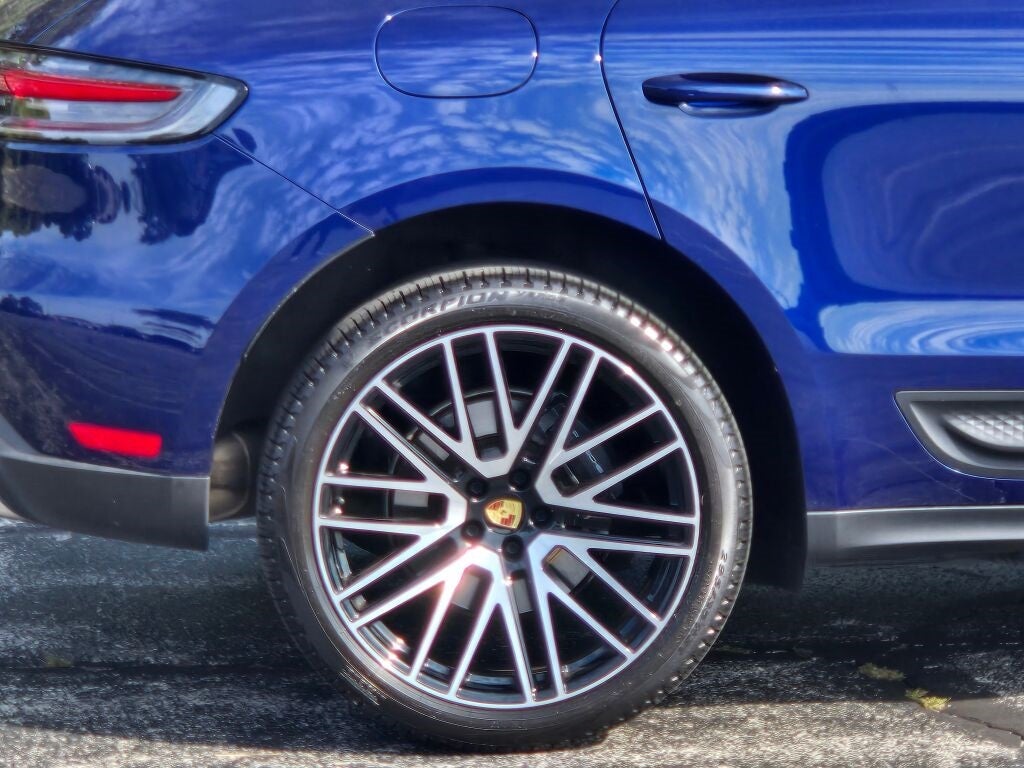 2025 Porsche Macan Base
