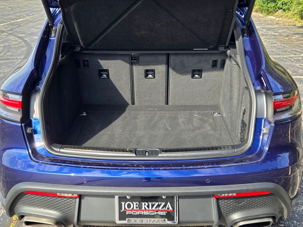 2025 Porsche Macan Base