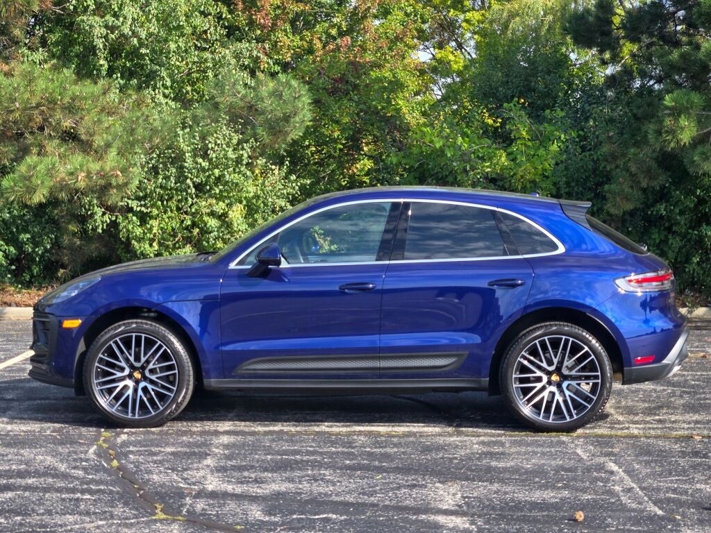 2025 Porsche Macan Base