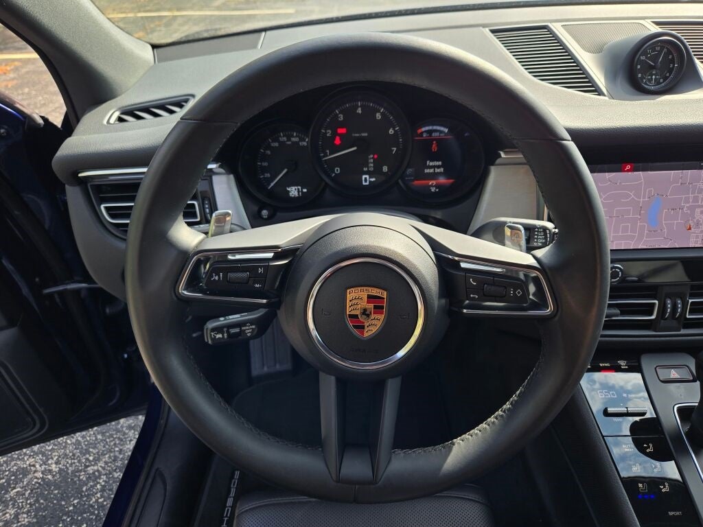 2025 Porsche Macan Base