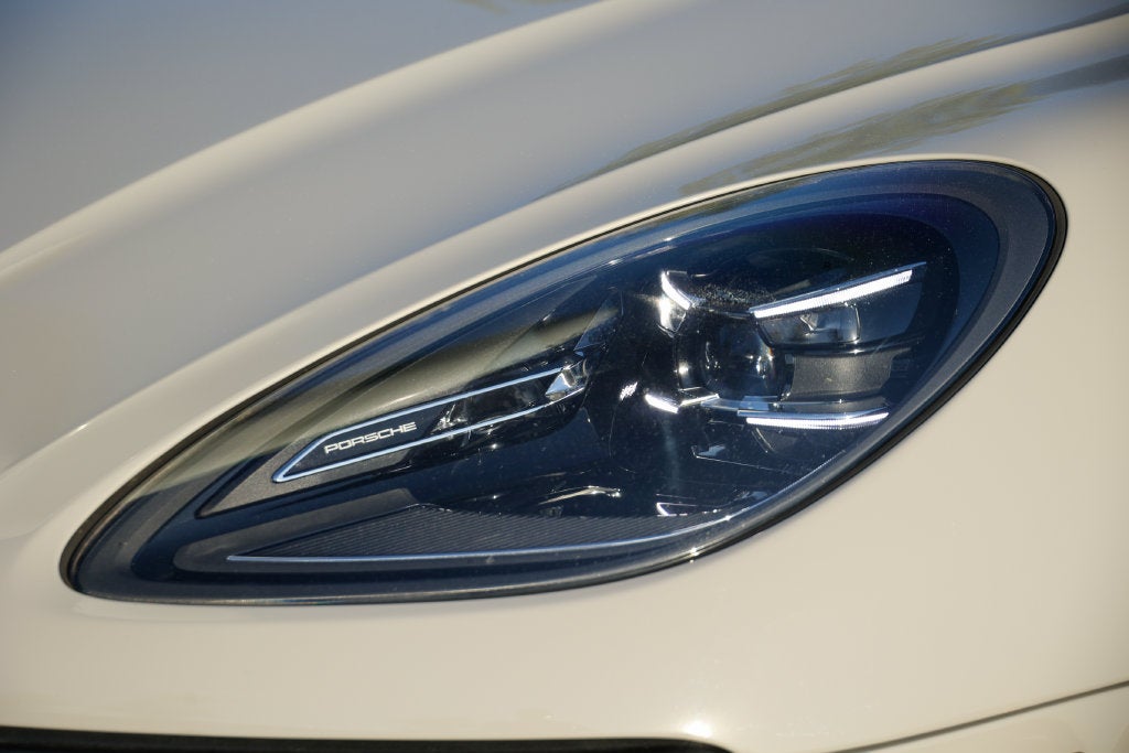 2023 Porsche Macan Base