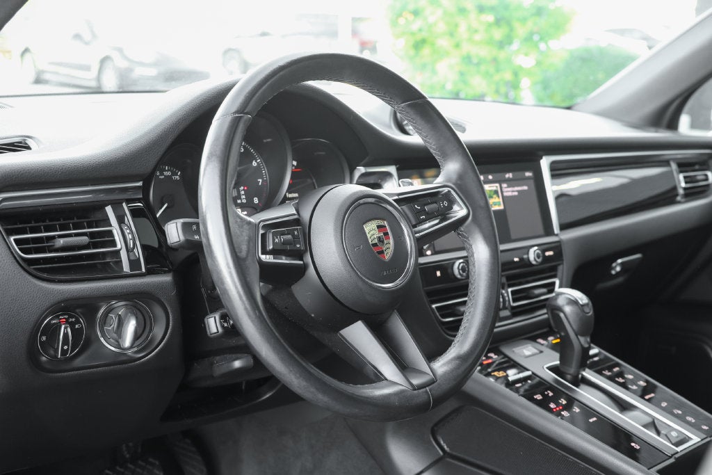 2023 Porsche Macan Base