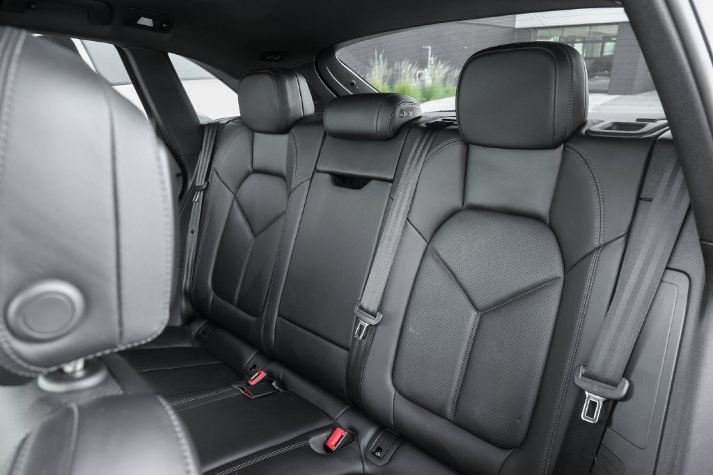 2023 Porsche Macan Base