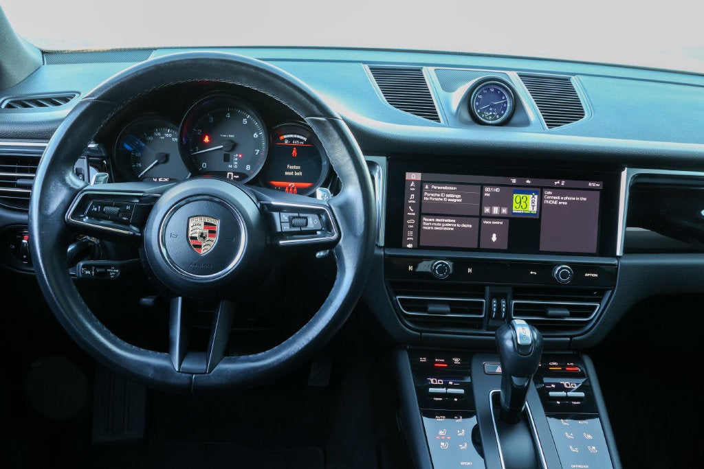 2023 Porsche Macan Base