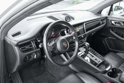 2023 Porsche Macan Base
