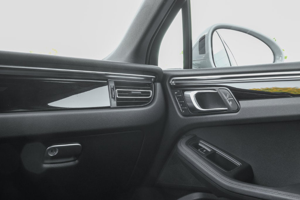 2023 Porsche Macan Base