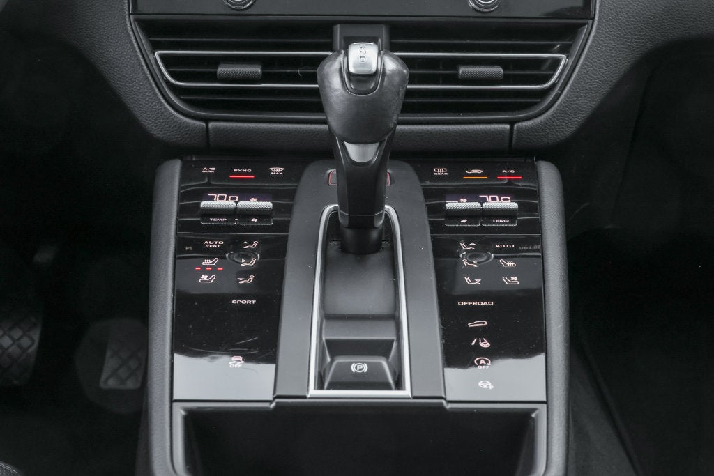 2023 Porsche Macan Base