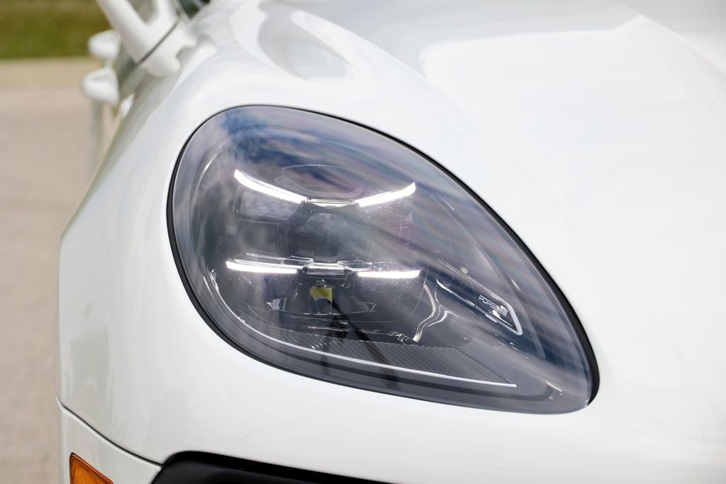 2023 Porsche Macan Base