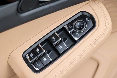 2023 Porsche Macan Base