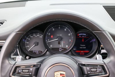 2023 Porsche Macan Base