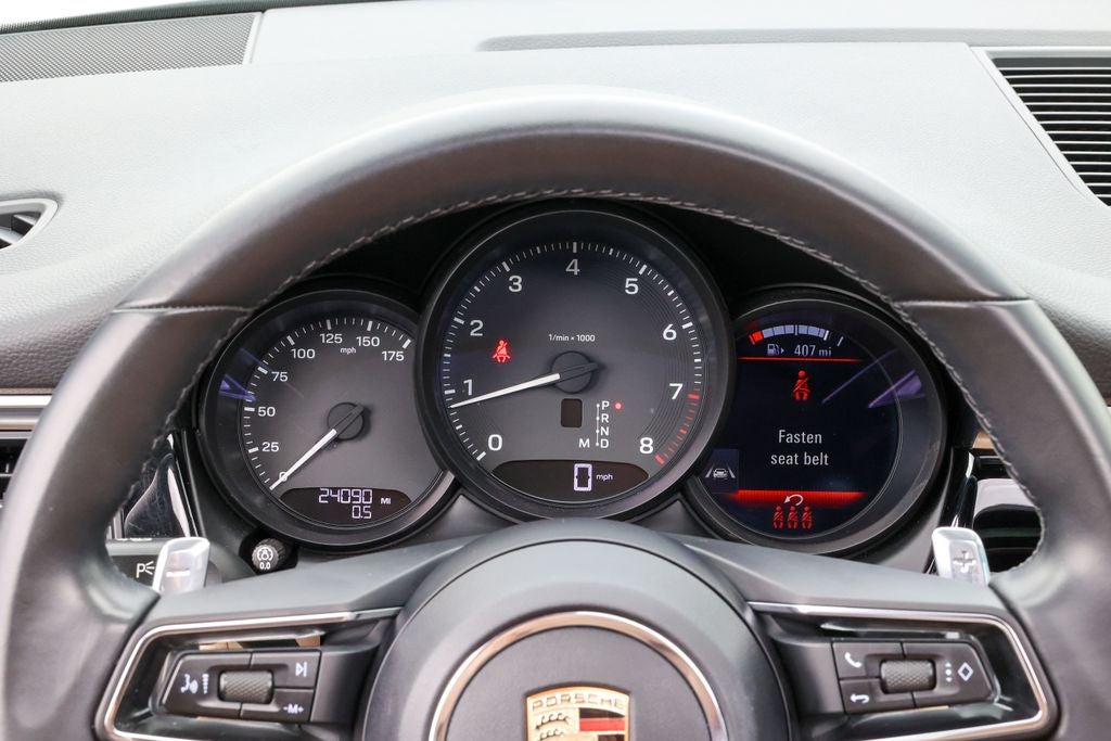 2023 Porsche Macan Base