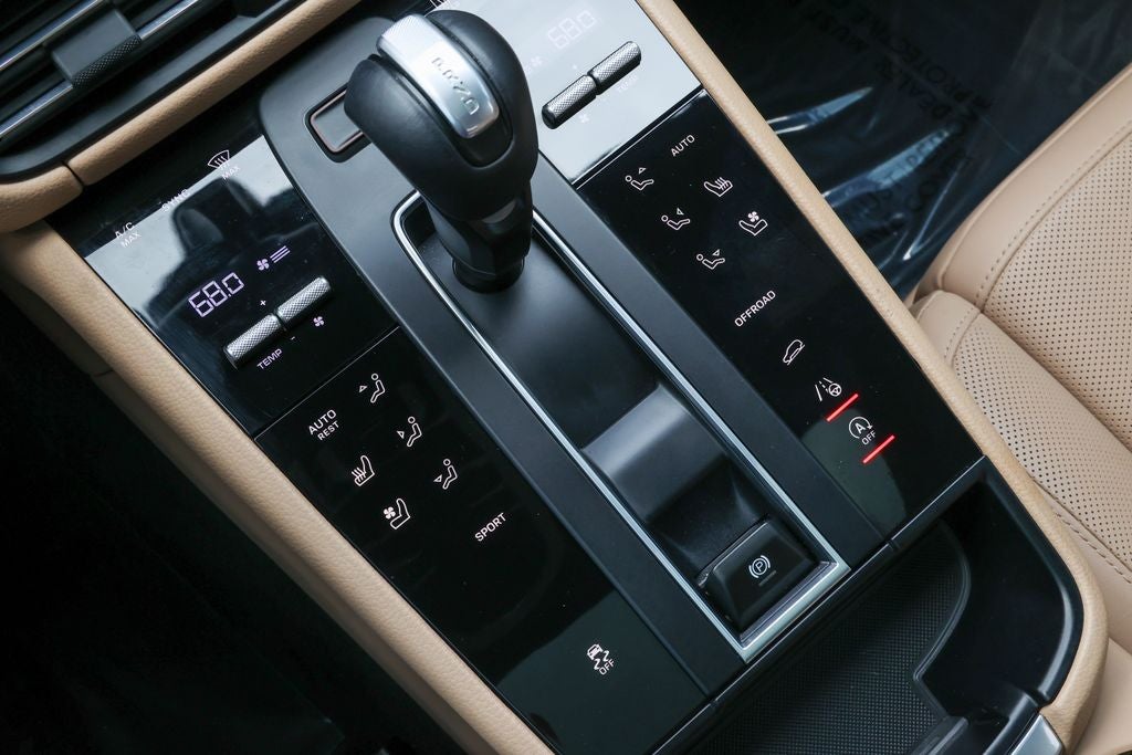 2023 Porsche Macan Base