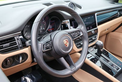 2023 Porsche Macan Base