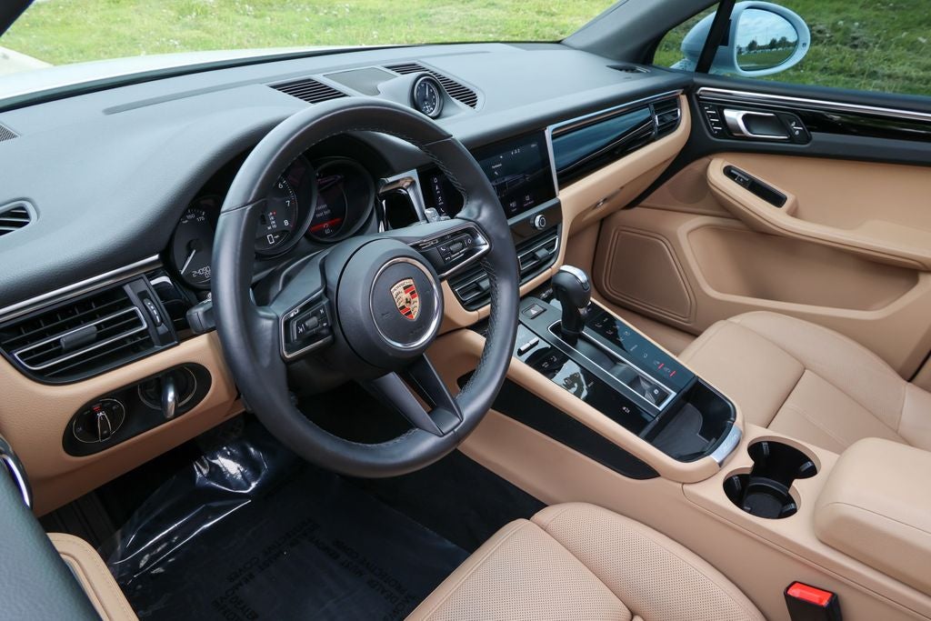 2023 Porsche Macan Base