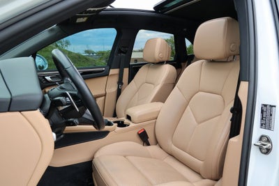 2023 Porsche Macan Base