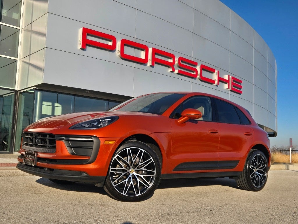 2025 Porsche Macan Base