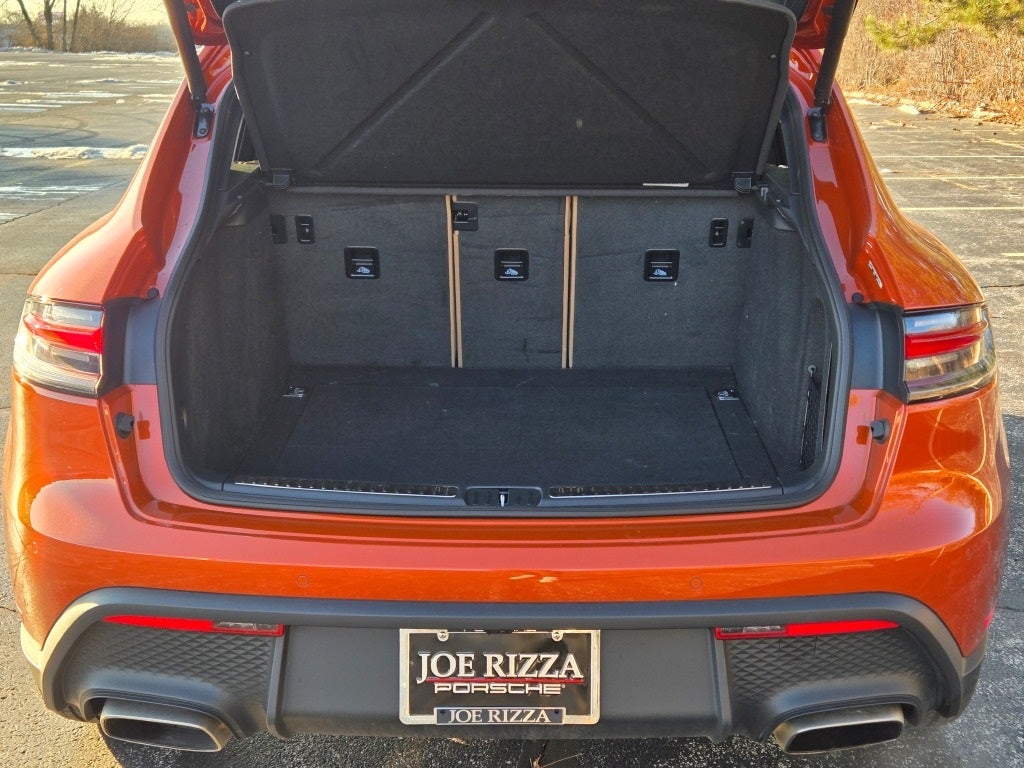 2025 Porsche Macan Base