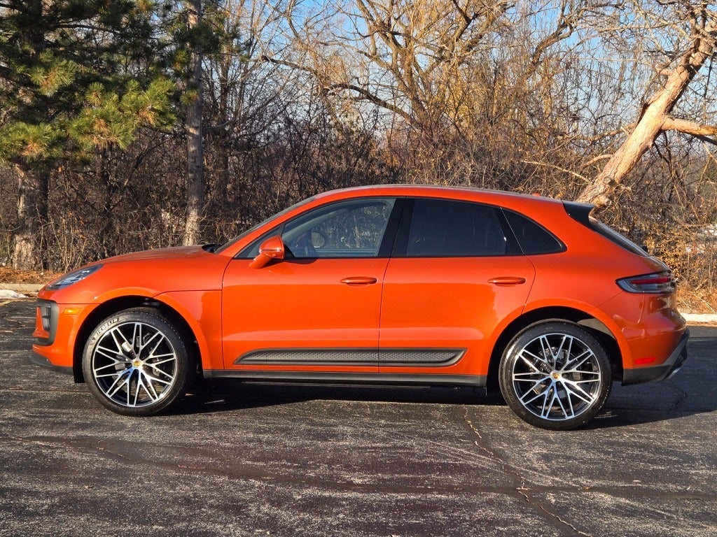 2025 Porsche Macan Base