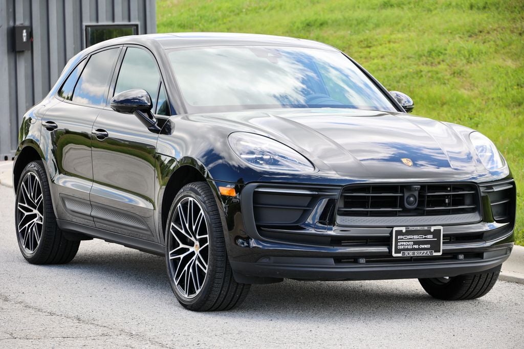 2026 Porsche Macan Base