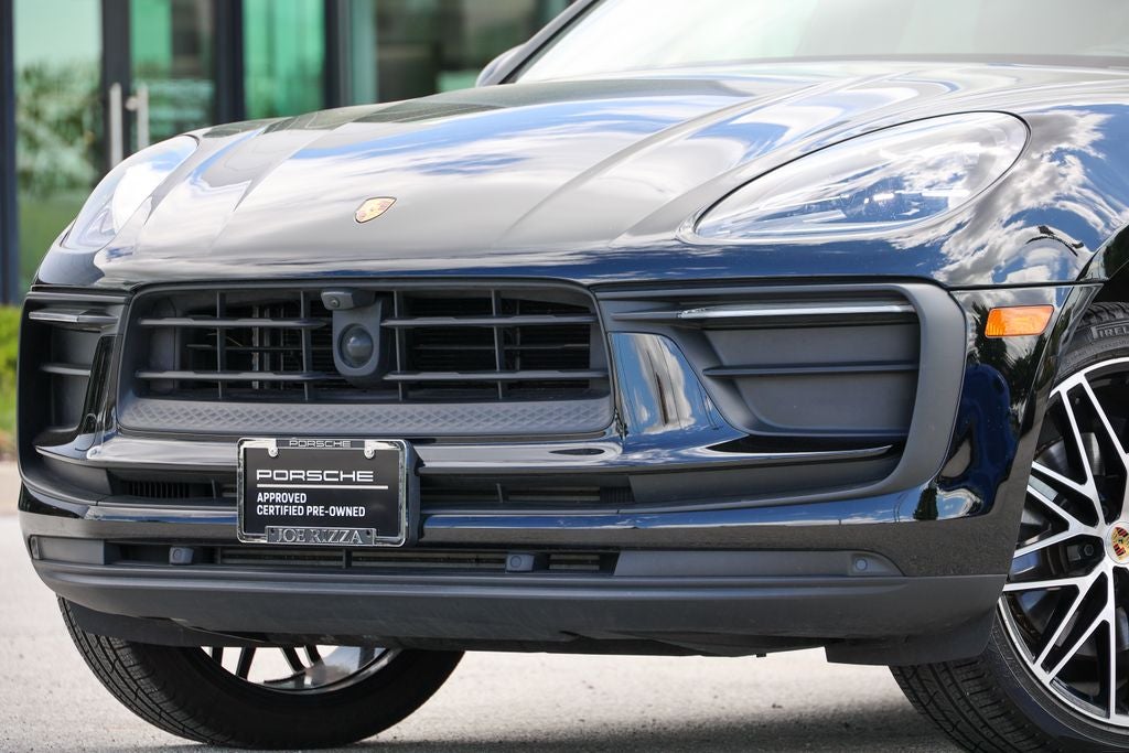 2026 Porsche Macan Base
