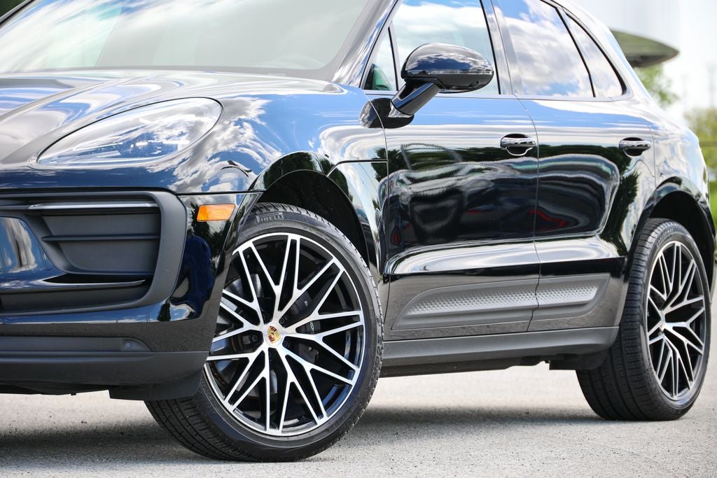 2026 Porsche Macan Base