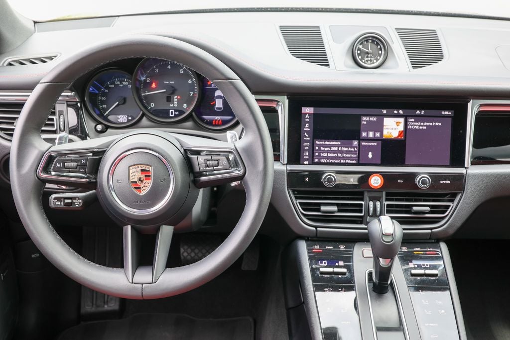 2026 Porsche Macan Base
