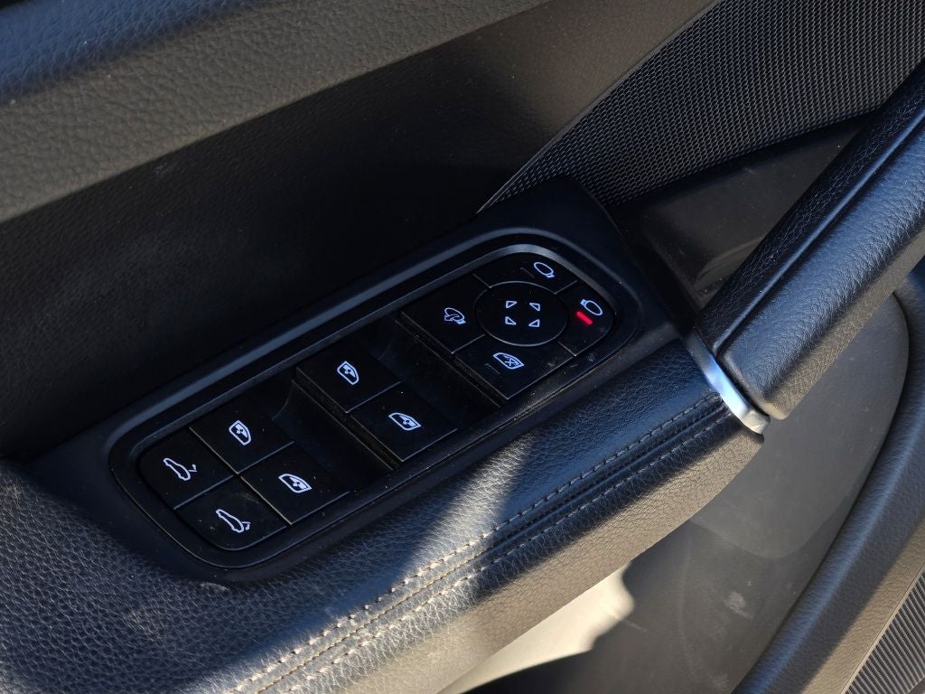 2022 Porsche Cayenne Base